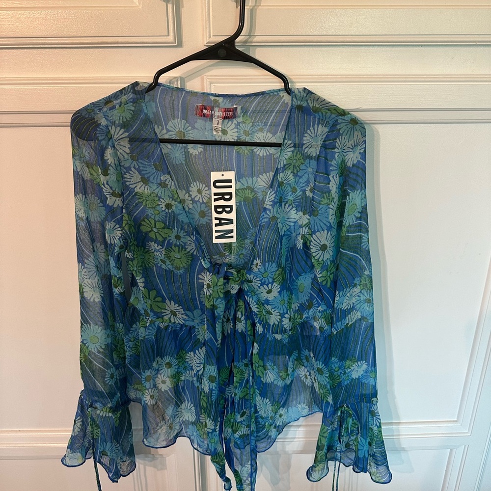 Small Urban Outfitters Blue Floral Blouse